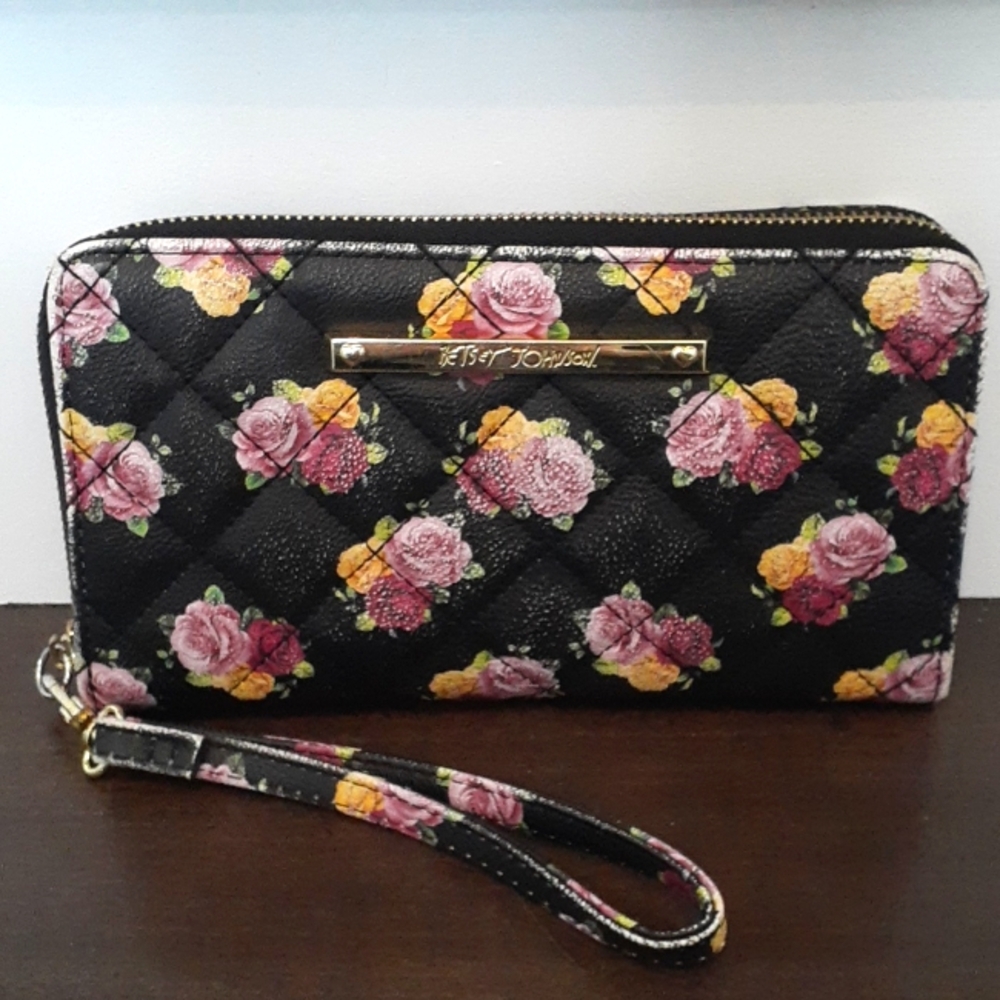 ^ Betsey Johnson Quilted Black Floral Wristlet Wallet